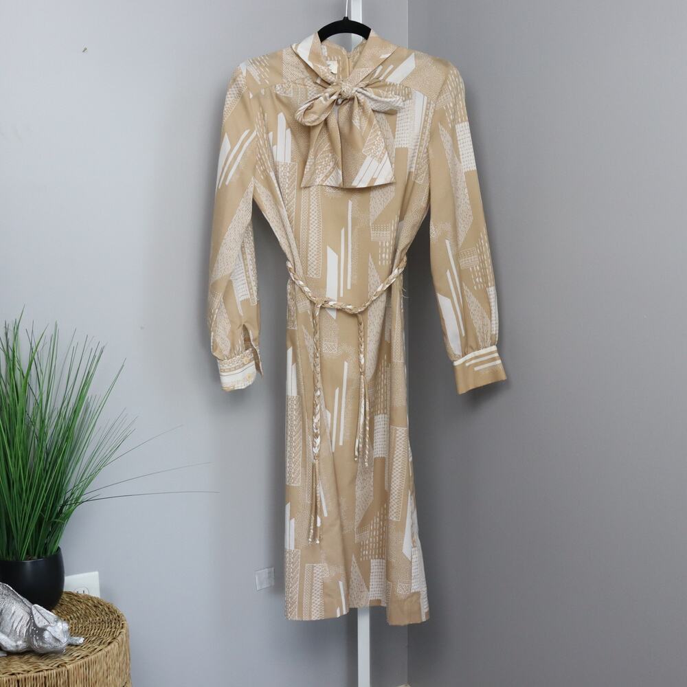 Vintage 70's Vilano Dress with neck tie and‎ belt size 14